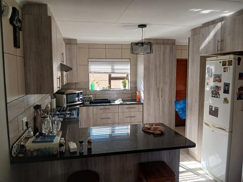 4 Bedroom Property for Sale in Reebok Western Cape